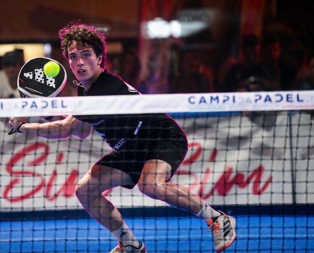 Il maestro Ricky Merli in volée